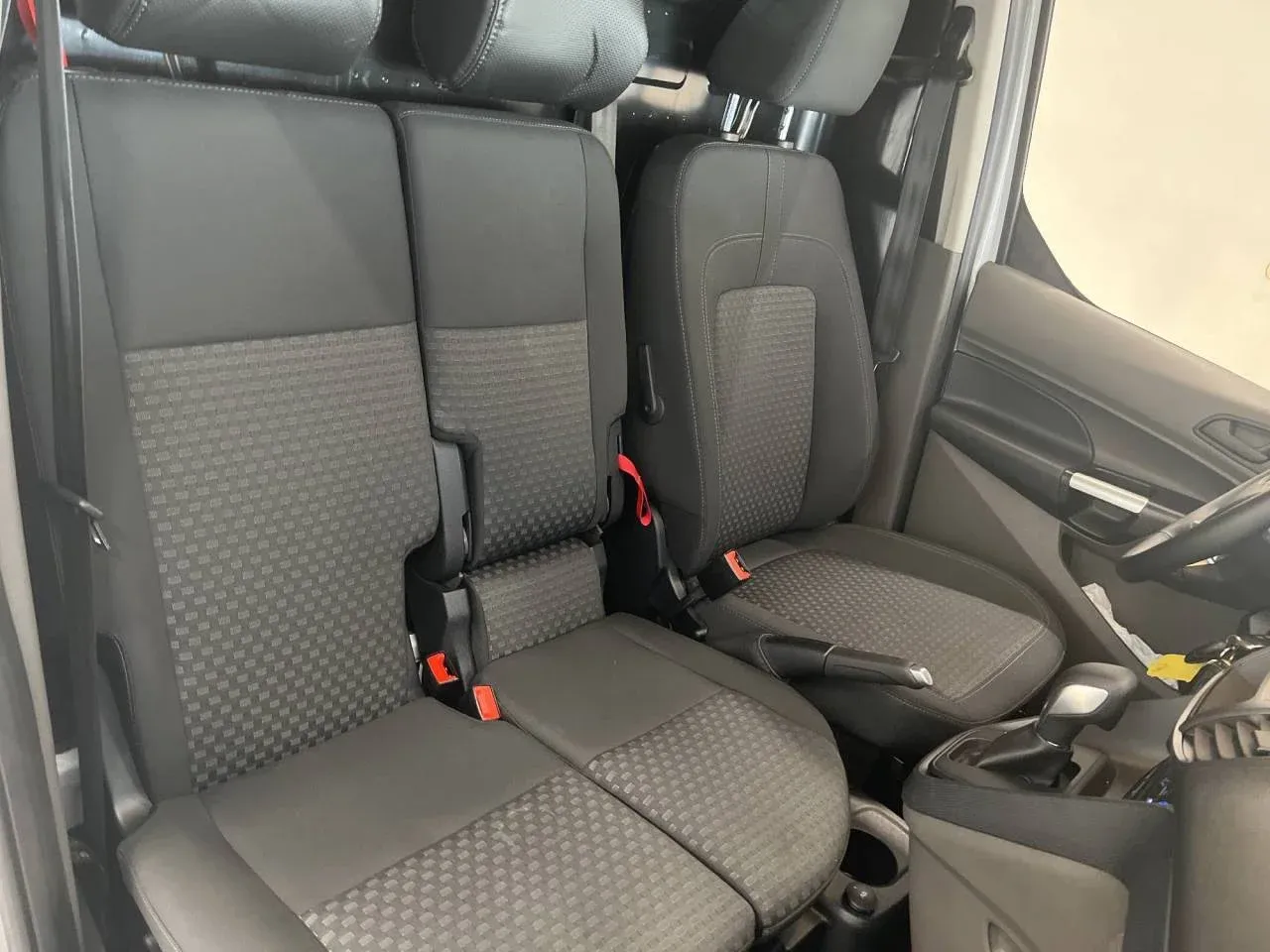 Ford Transit Connect LWB 1.5TDCi Aut Värmare Drag SYNC Moms Image 3